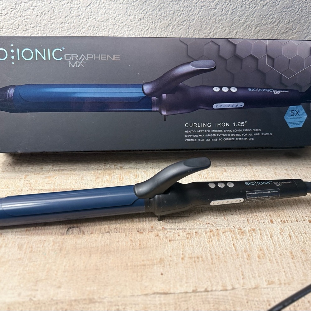 Bio ionic graphene Mx  1.25 curling iron